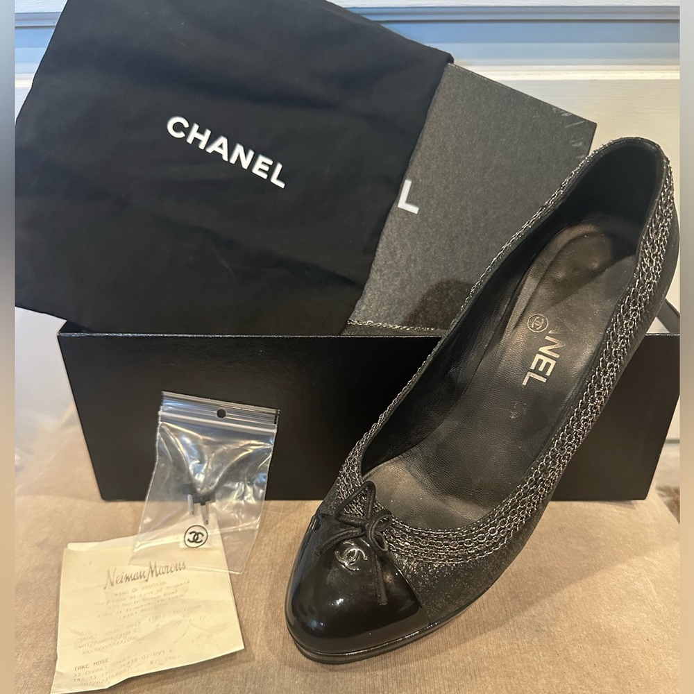 Chanel heels - Picture 1 of 16